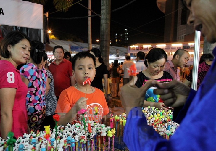 Hanoi traditional craft village tourism and culture festival 2015 opens  - ảnh 3